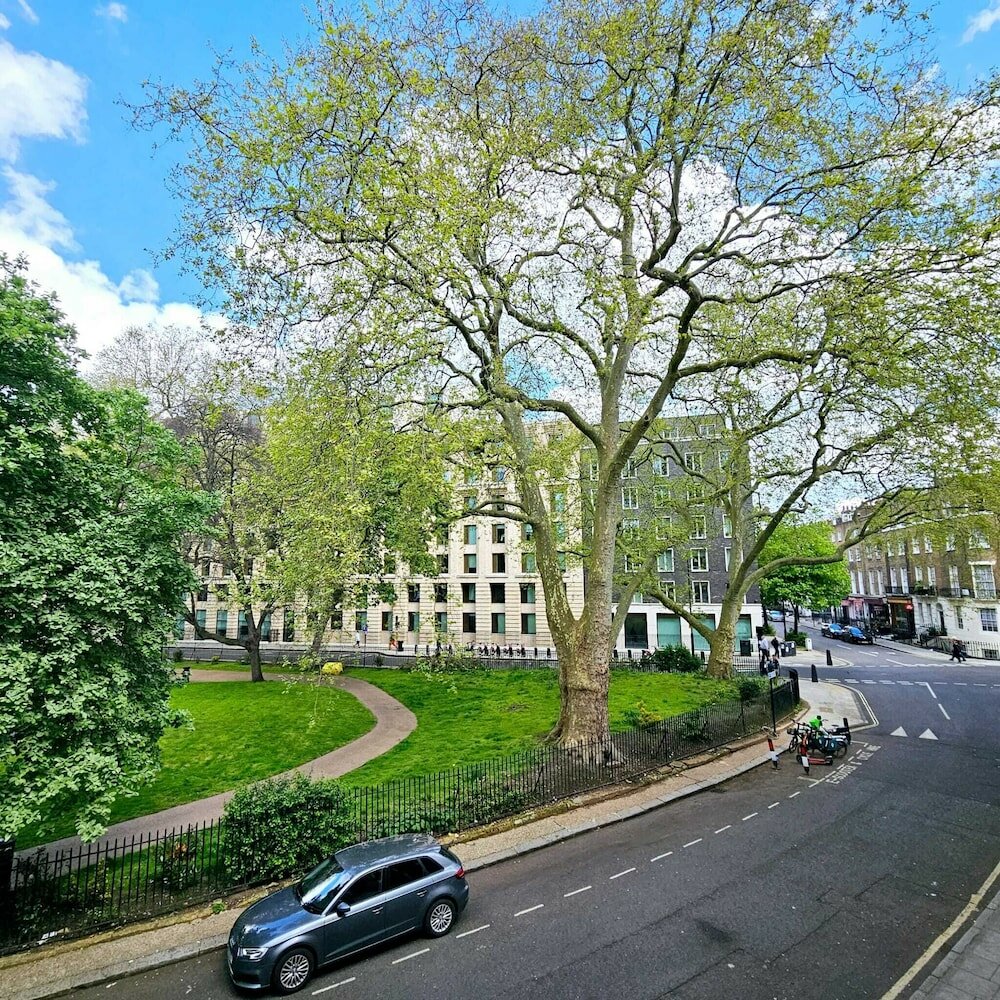 Фото Mentone Hotel