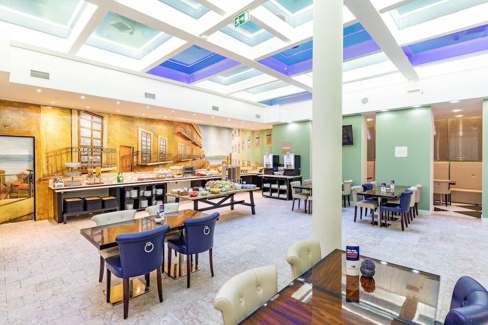Фото Holiday Inn Express Lisboa Av. Liberdade