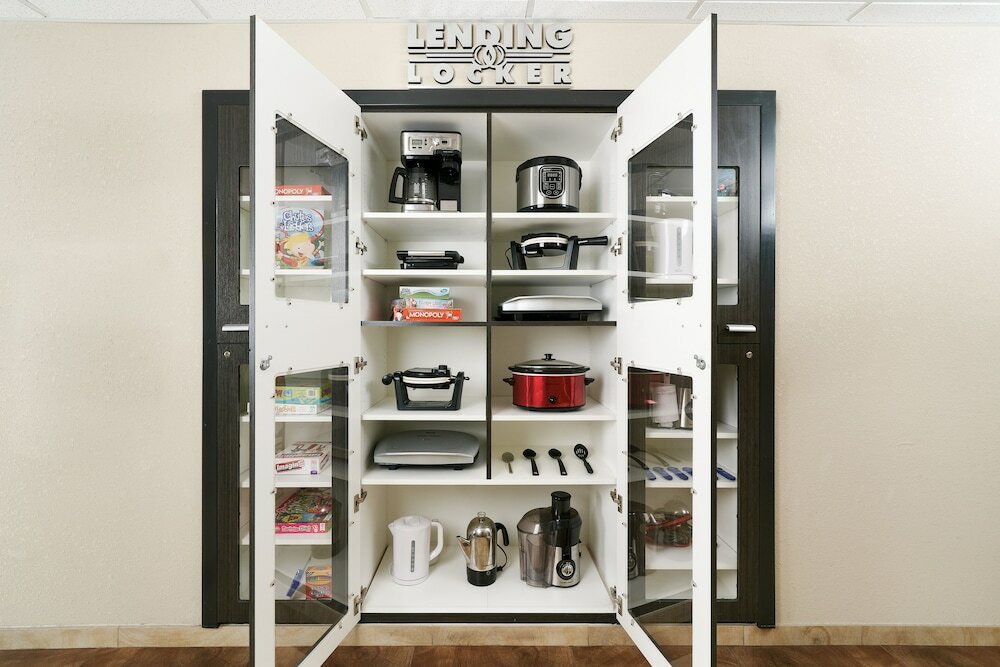 Фото Sonesta Simply Suites Detroit Ann Arbor