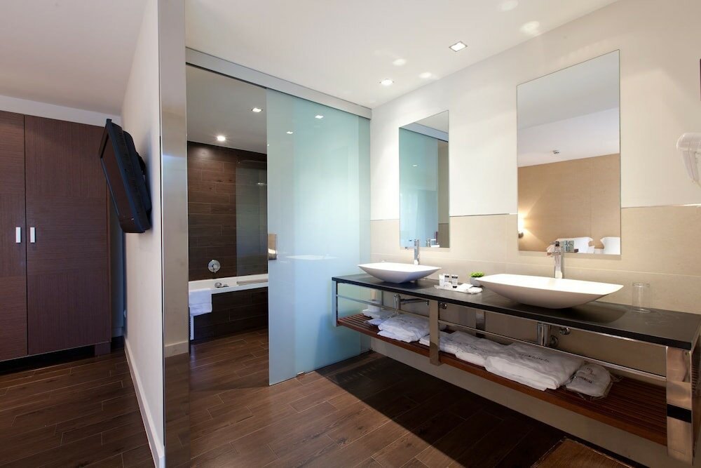 Фото Hotel Les Rotes