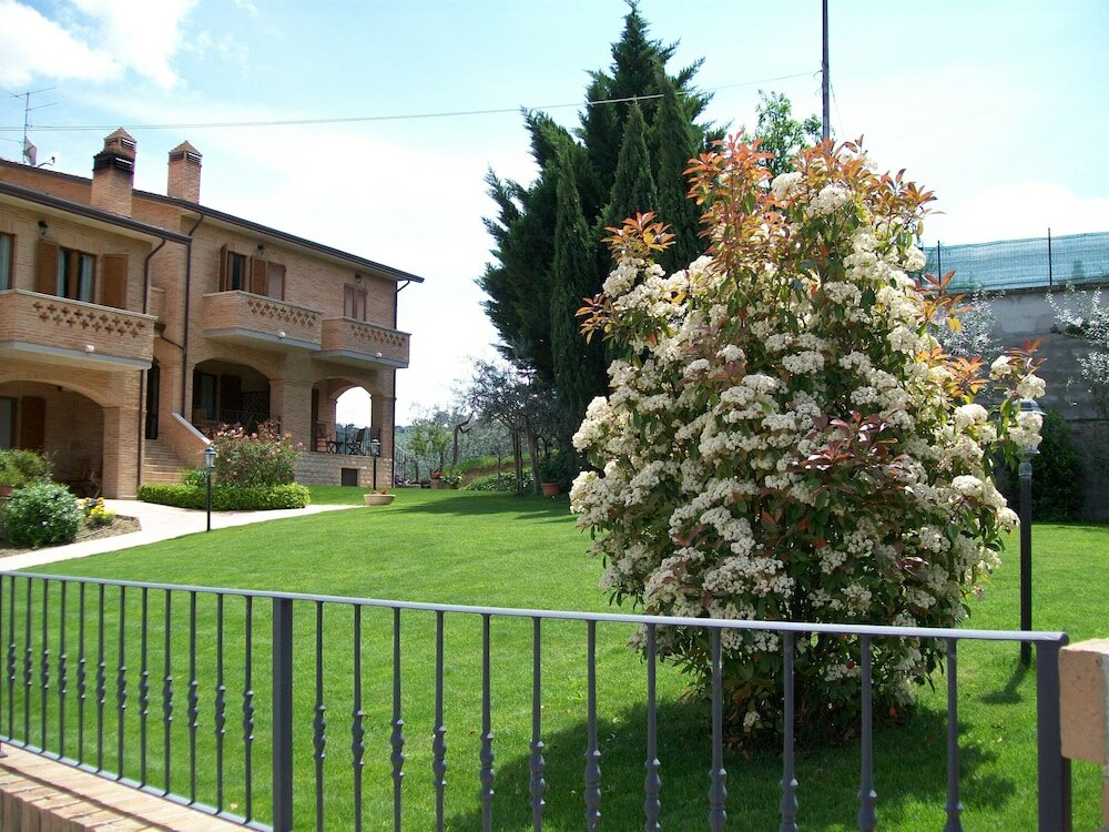 Фото B&b La Collina del Sagrantino