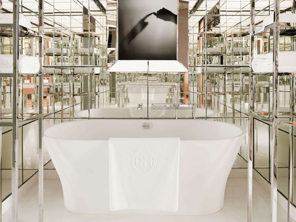 Фото Le Royal Monceau Raffles Paris