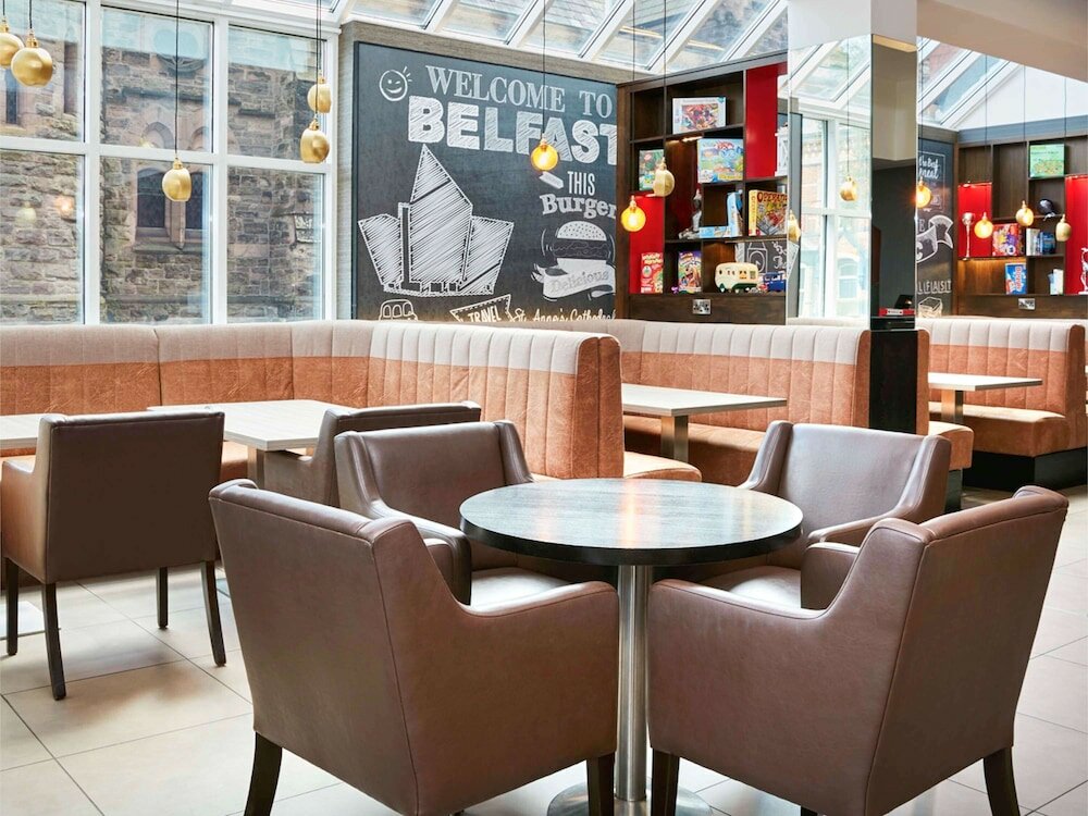 Фото Ibis Belfast Queens Quarter