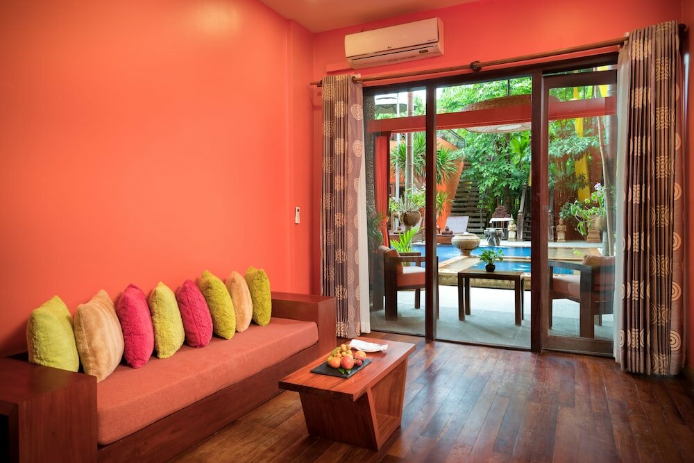 Фото Golden Temple Hotel