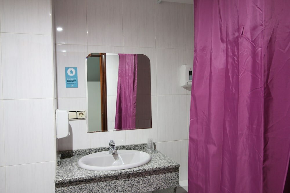 Фото Hostal Alda Puerta Coruña