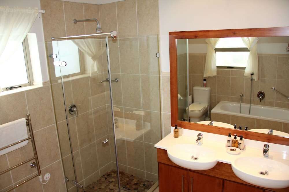 Фото On the Cliff Guest House