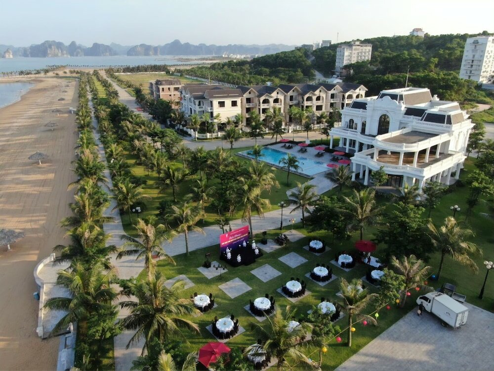 Фото Paradise Suites Hotel