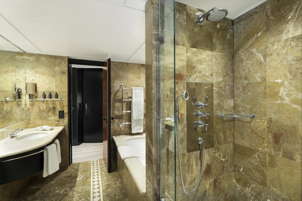 Фото Como The Halkin