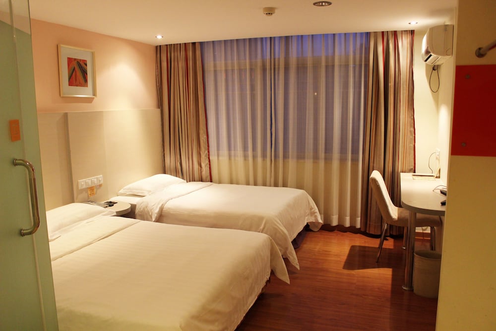 Фото Green Oasis Hotel