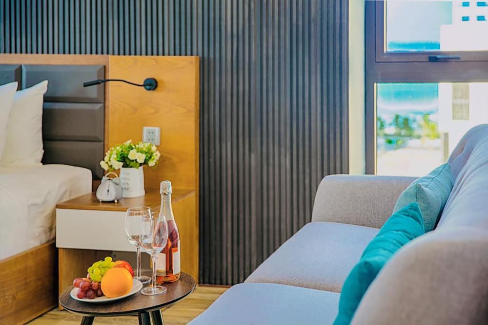 Фото Jolia Hotel and Apartment - My Khe Beach