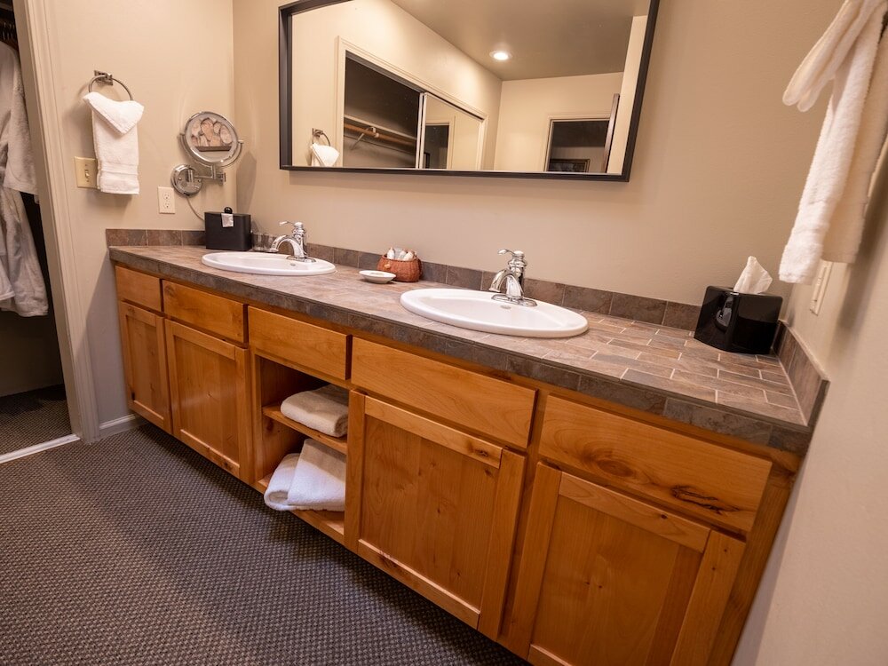 Фото The Lodge at Riverside