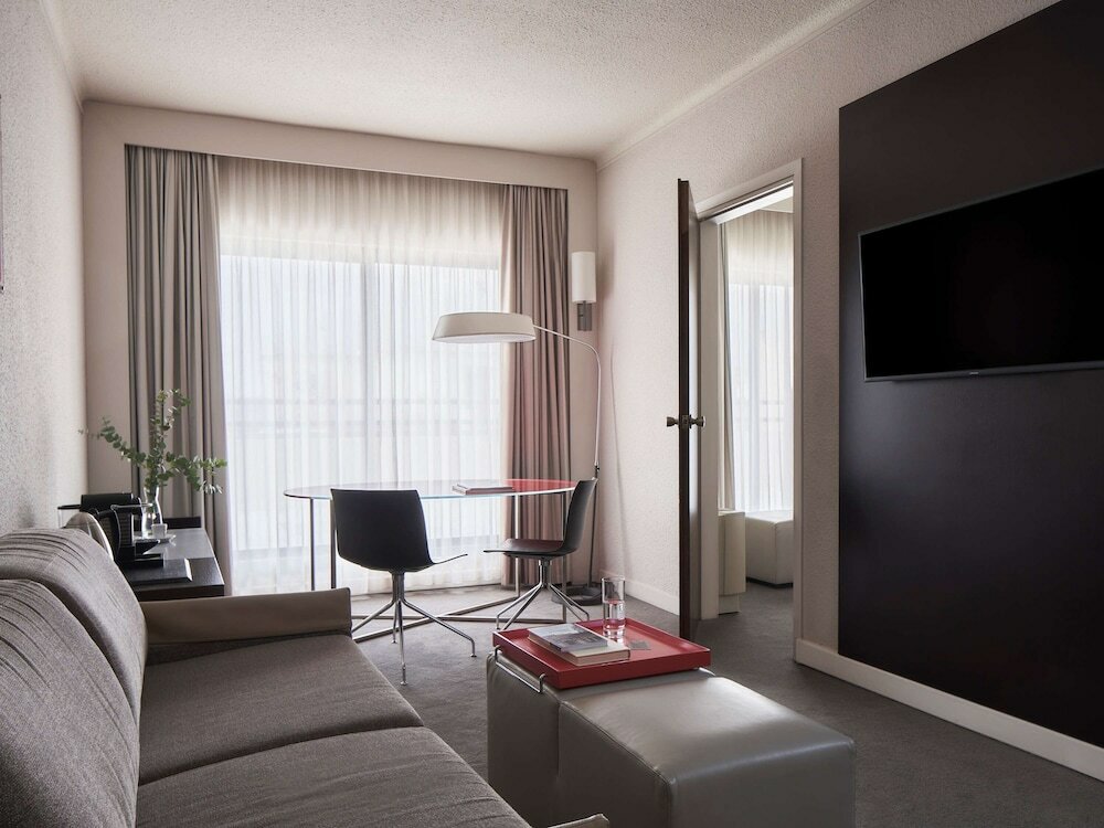 Фото Novotel Athenes