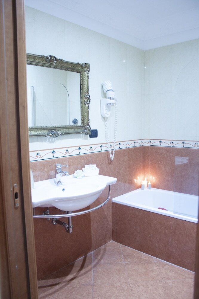 Фото Caroline Suite