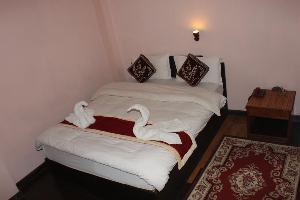 Фото Festoon Hotel