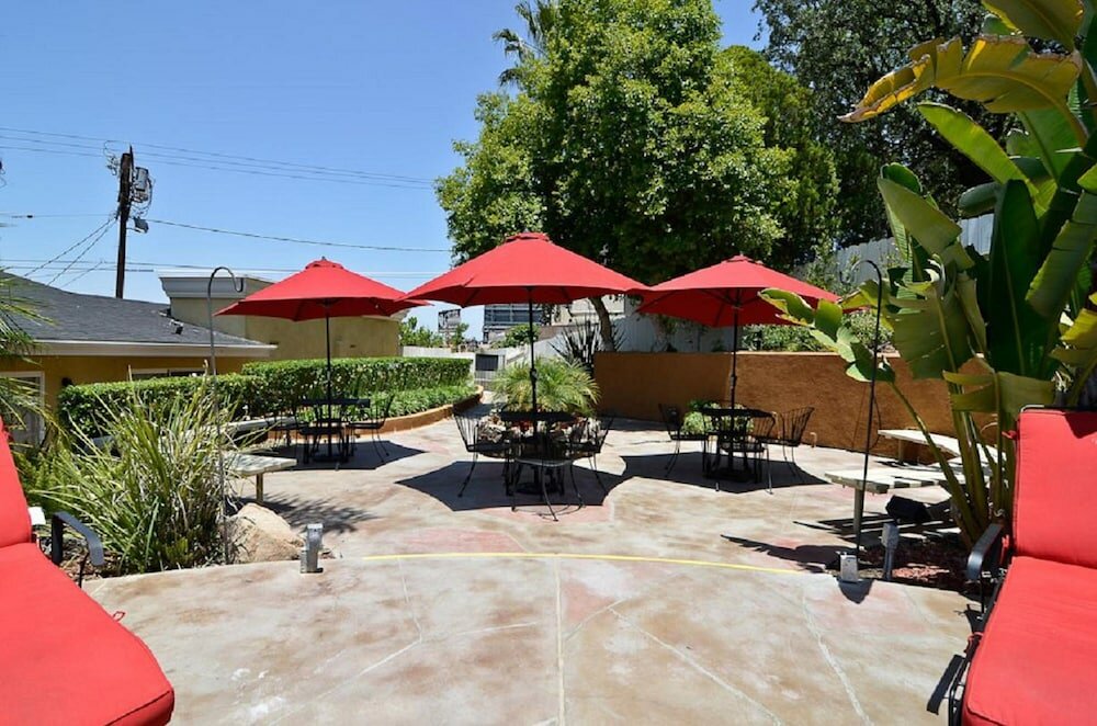 Фото Best Western Woodland Hills Inn