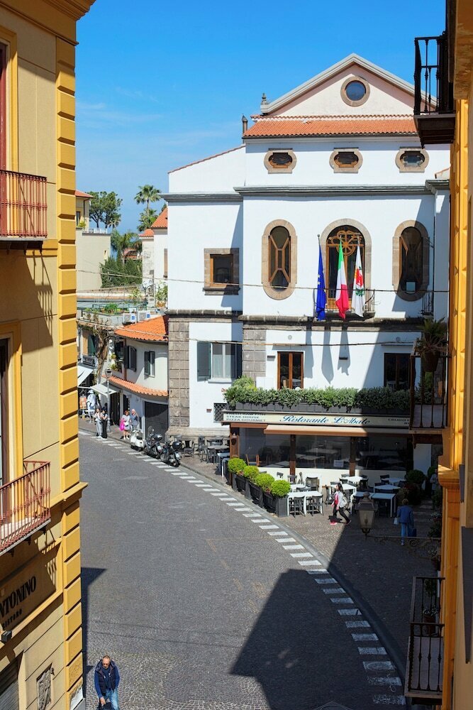 Hotel Tasso Suites & Spa, Sorrento, photo