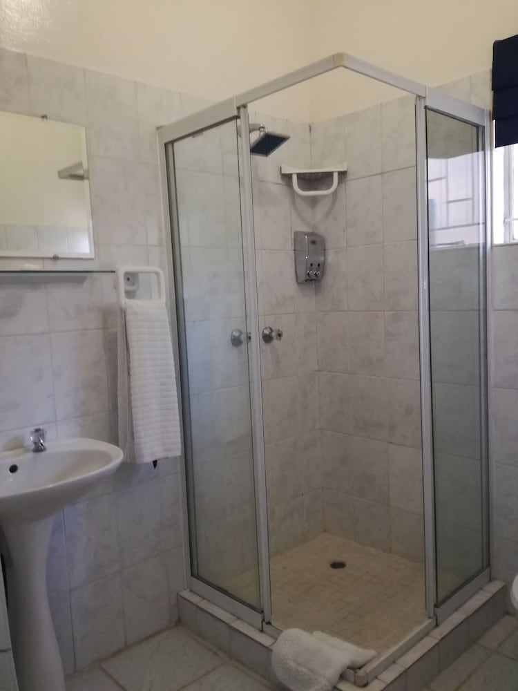 Фото 21 on Coetzee Guest House