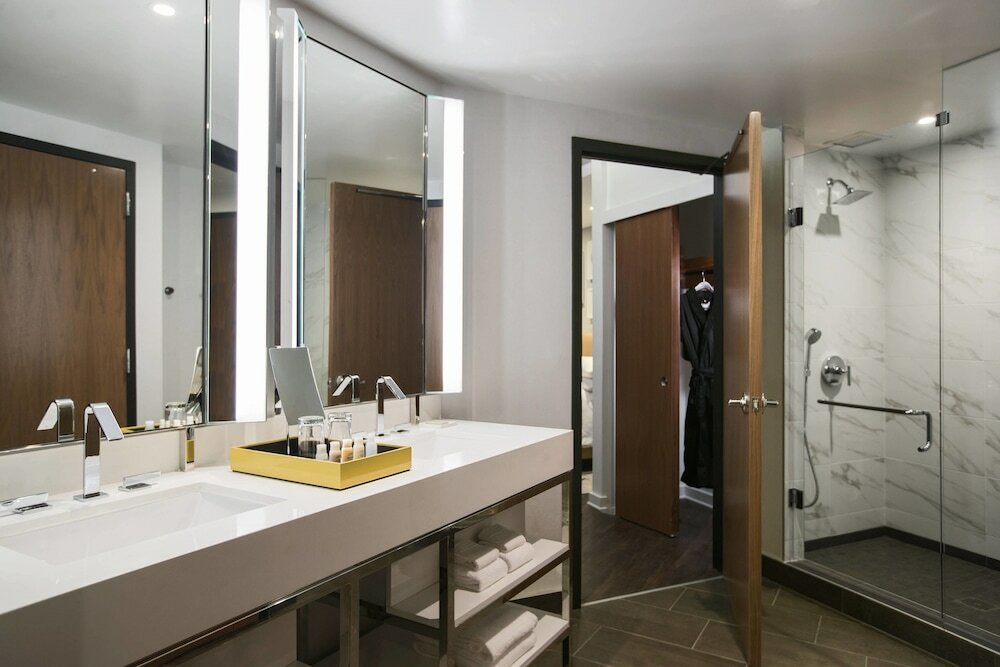 Фото Renaissance Atlanta Airport Gateway Hotel