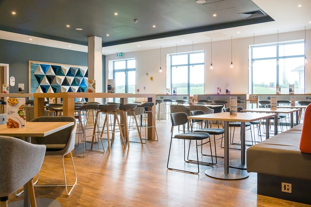 Фото Holiday Inn Express Bodmin - Victoria Junction, an Ihg Hotel