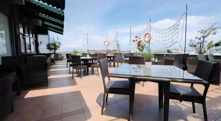 Фото Kenari Tower Hotel