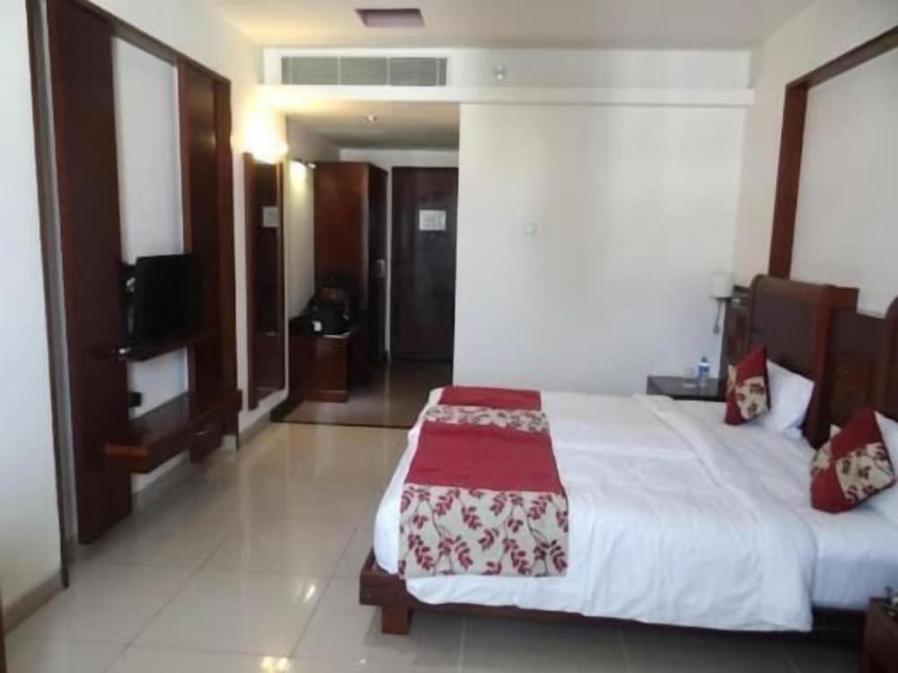 Фото Royal Orchid Central