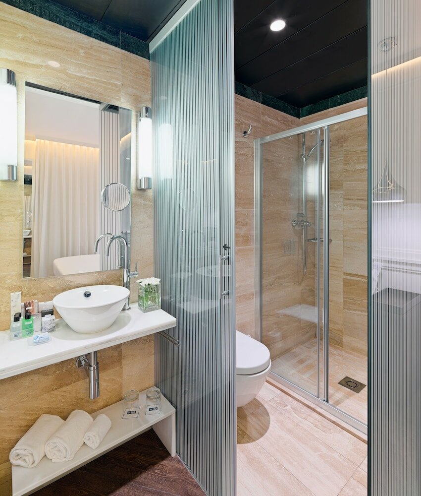 Фото Отель H10 Universitat