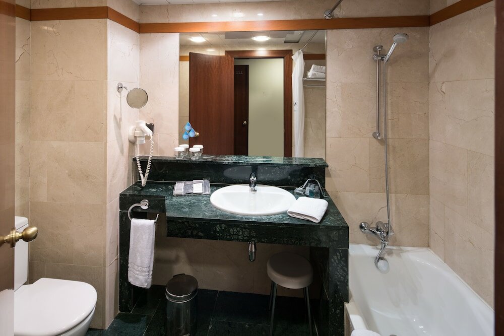 Фото Catalonia Gran Hotel Verdi