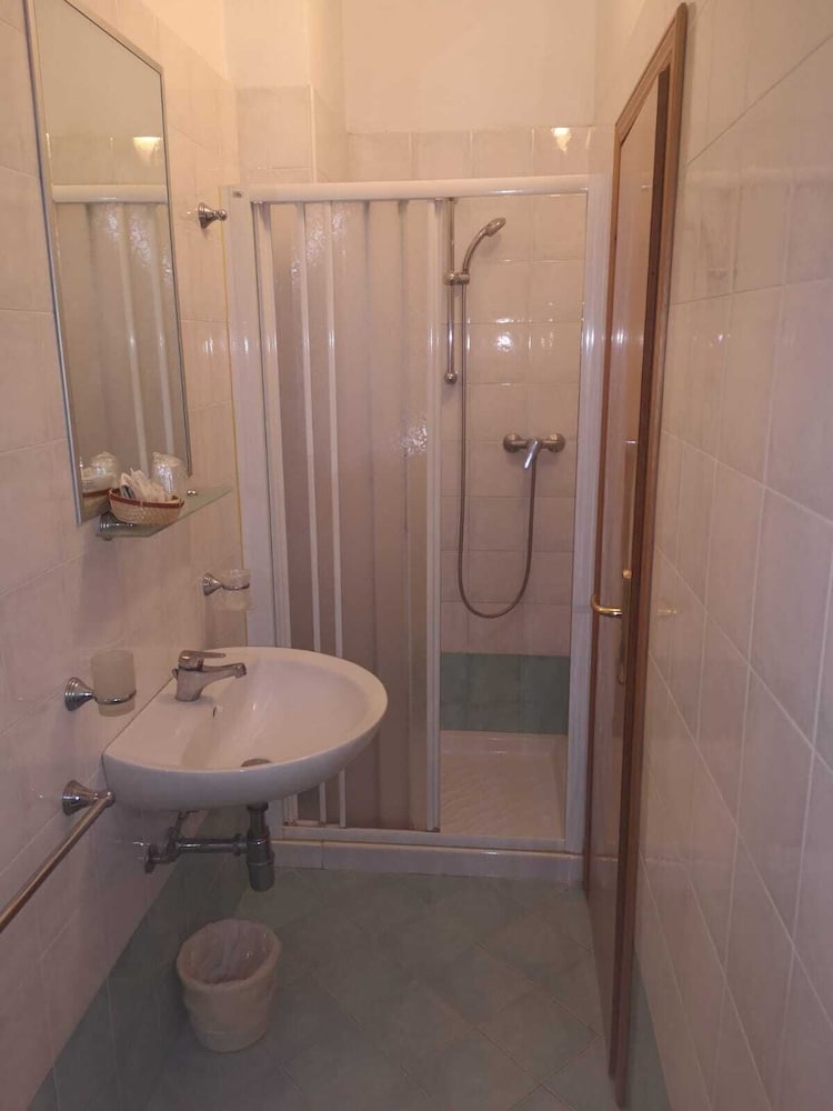 Фото Hotel Manola