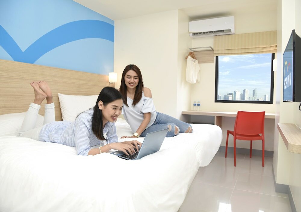 Фото Hop Inn Hotel Aseana City Manila