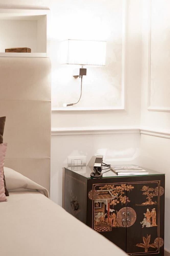 Фото The Ashbee Hotel