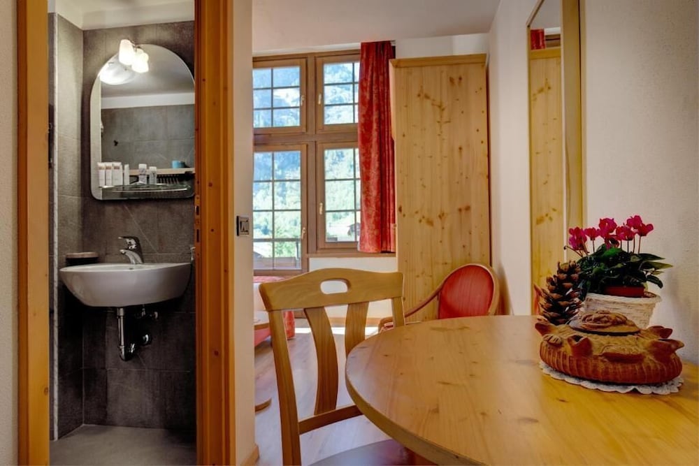 Фото iH Hotels Courmayeur Mont Blanc Resort