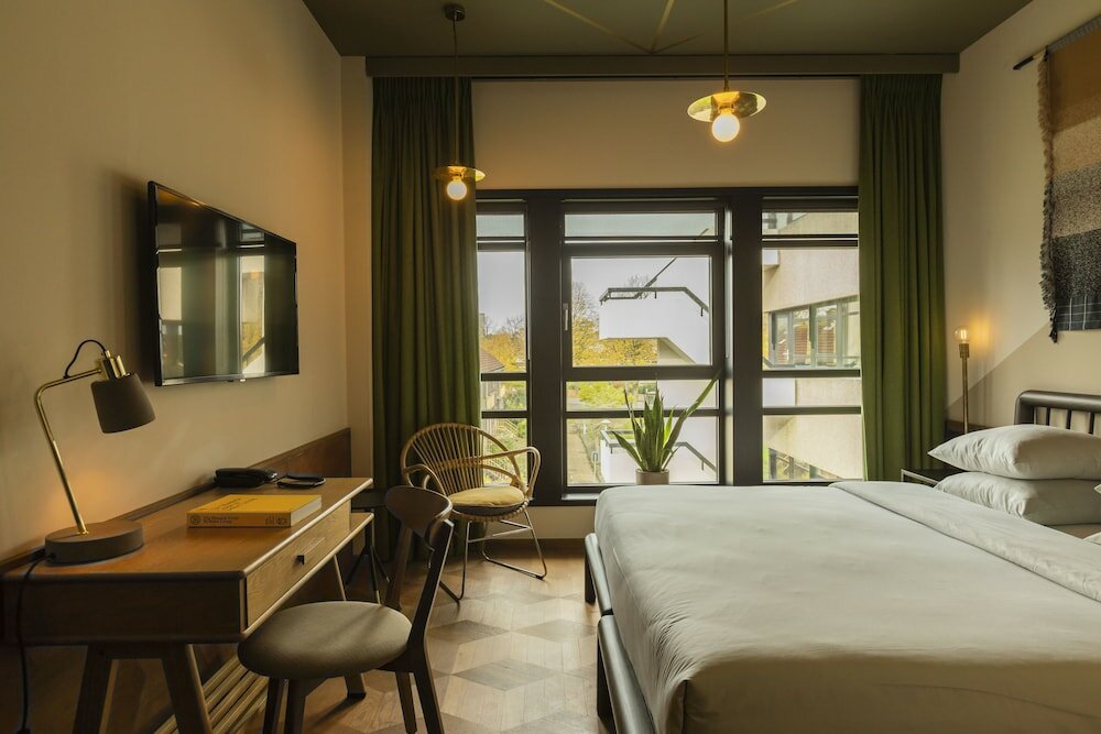 Фото Hotel V Fizeaustraat