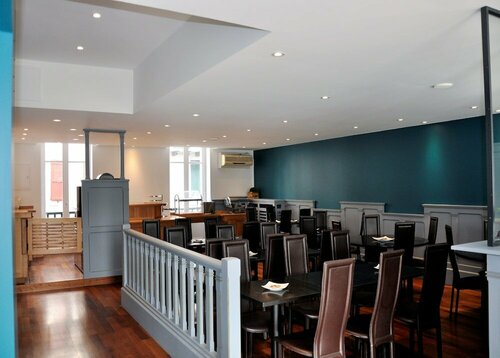 Внешний вид отеля Hotel Colbert в Сен-Жан-де-Люзе, фото 5