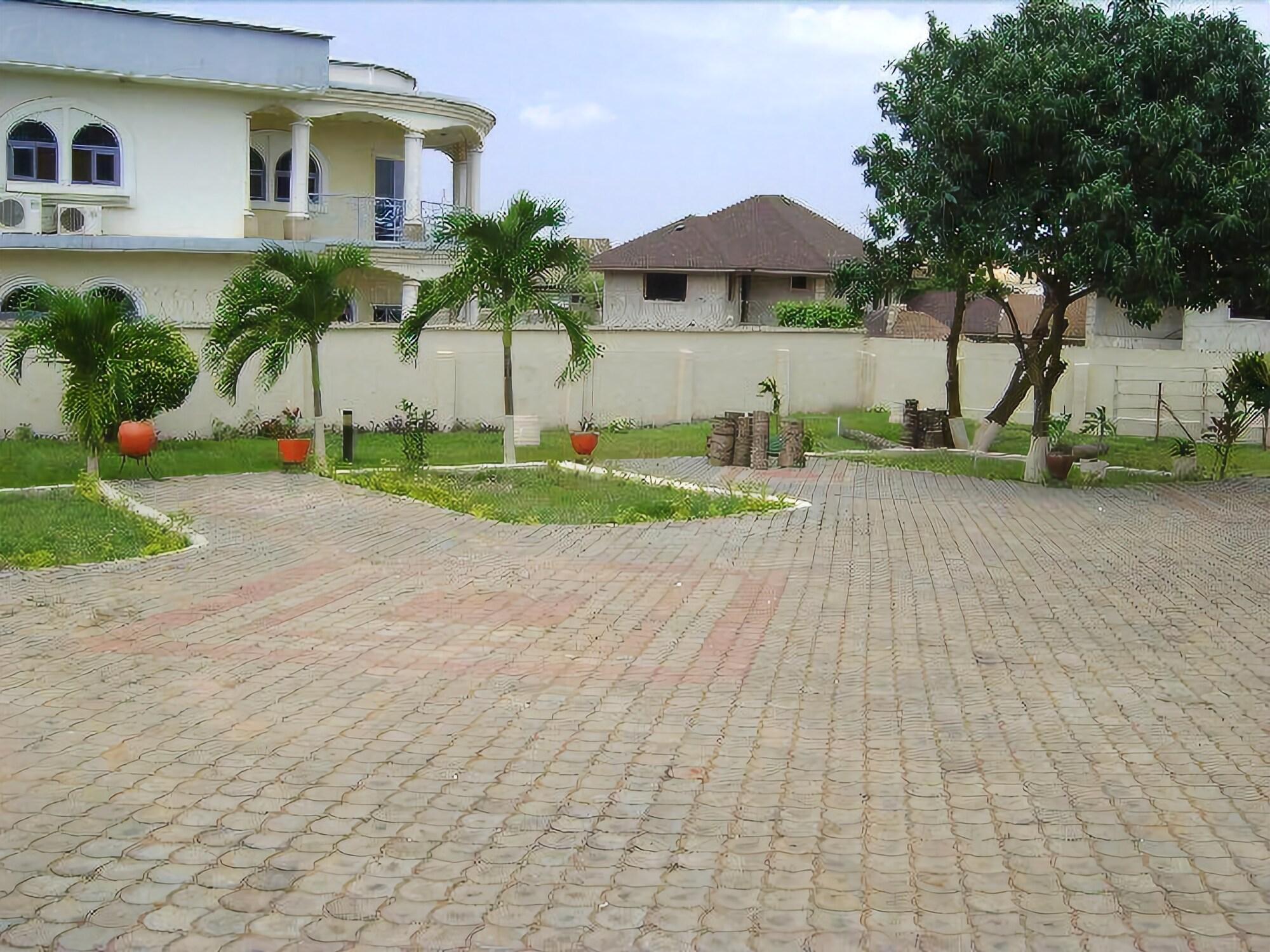 Фото East Airport Guesthouse