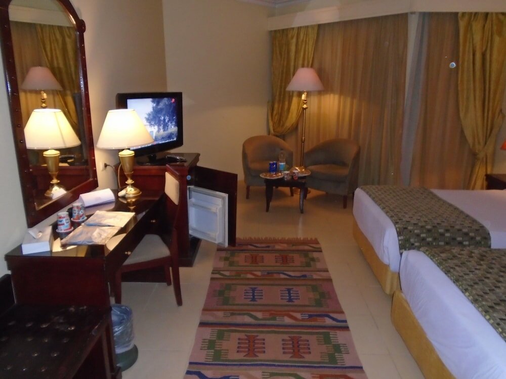 Фото Grand Pyramids Hotel