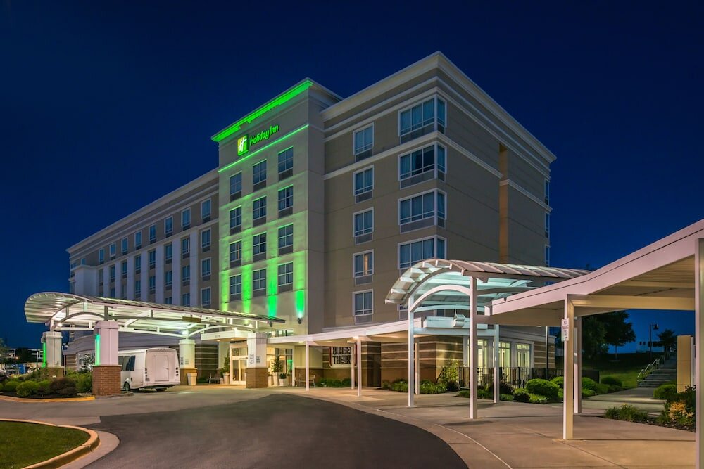 Фото Holiday Inn Kansas City Airport, an Ihg Hotel