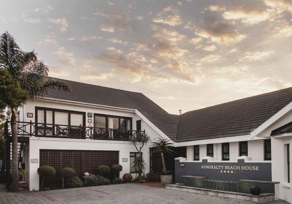 Фото Admiralty Beach House