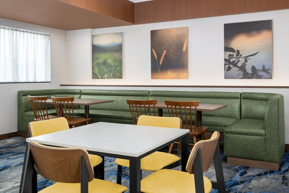 Фото Fairfield Inn & Suites by Marriott Martinsburg