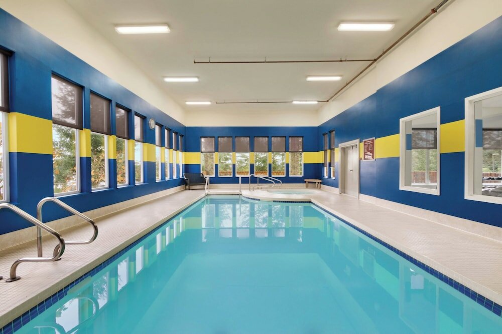 Фото Four Points by Sheraton Victoria Gateway