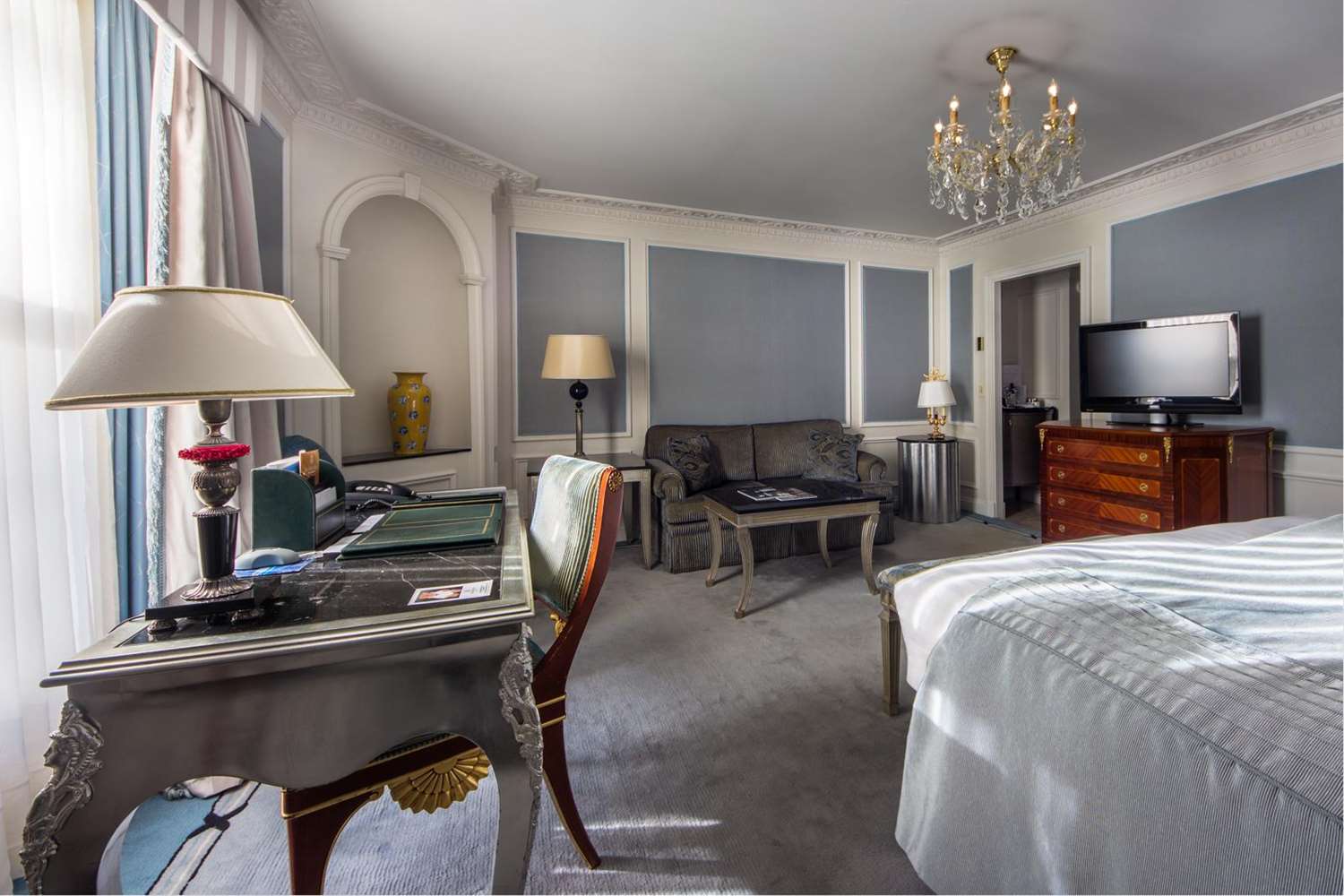 Фото The Bentley London