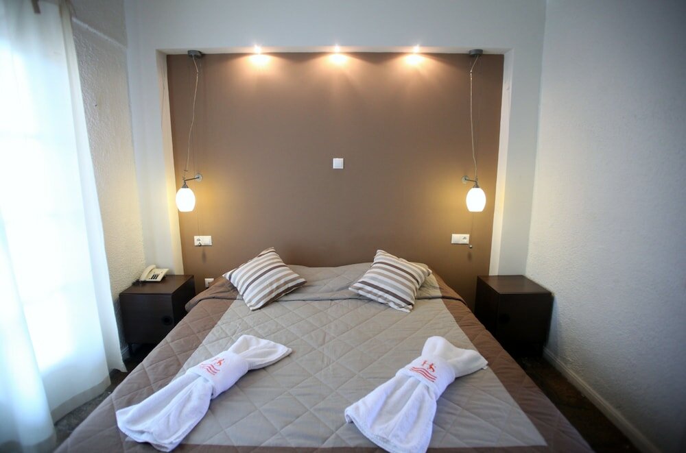 Фото Stamos Hotel