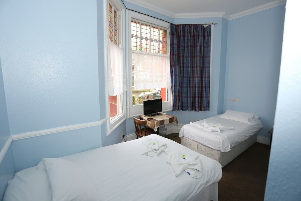 Фото Charlies Hotel