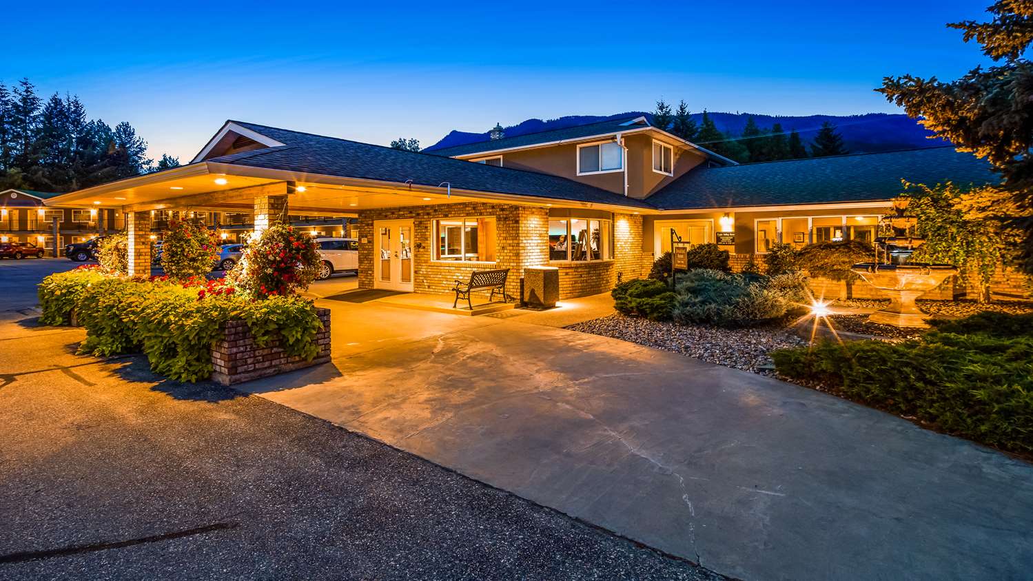 Фото Best Western Sicamous Inn