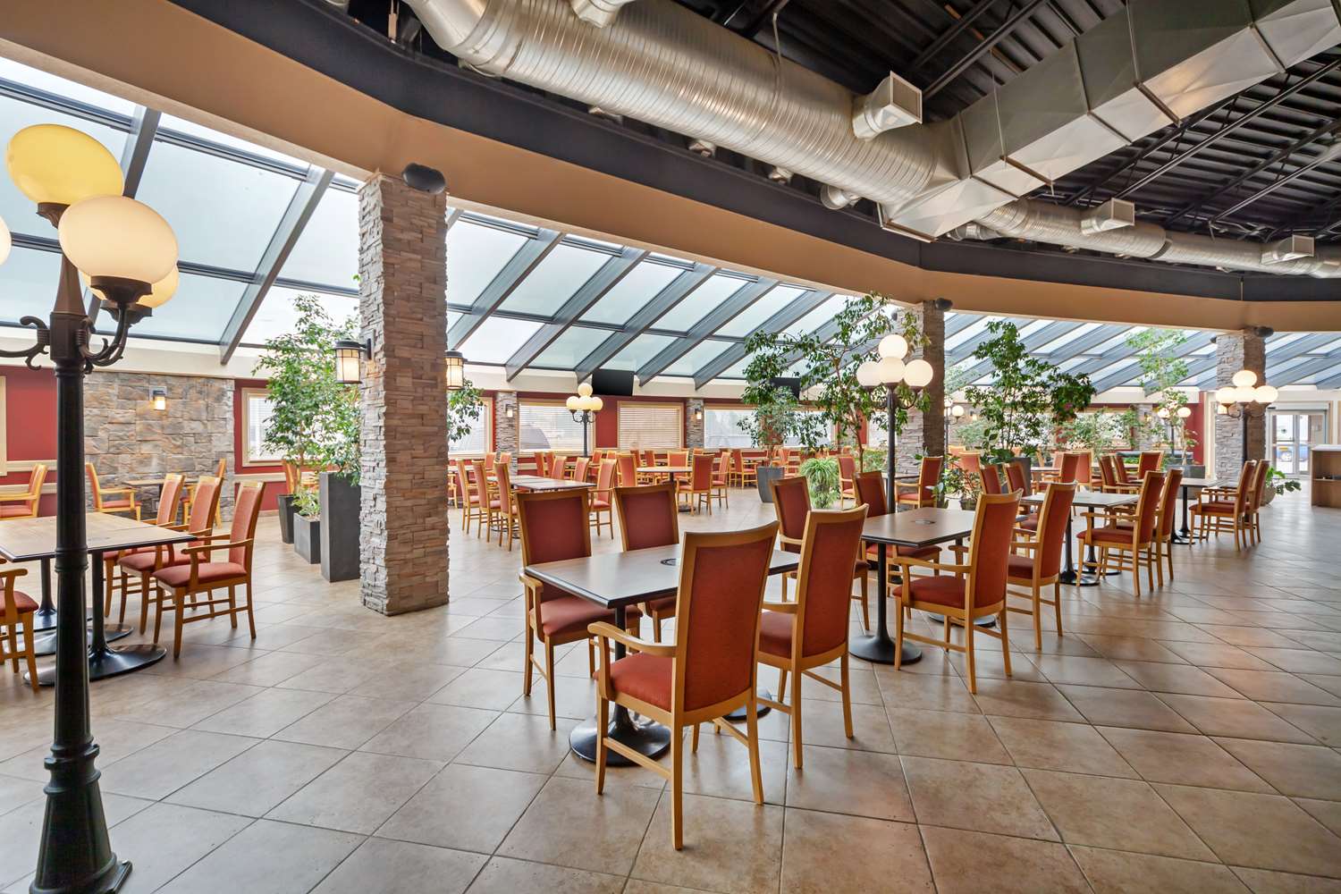 Фото Best Western Plus Mirage Hotel & Resort