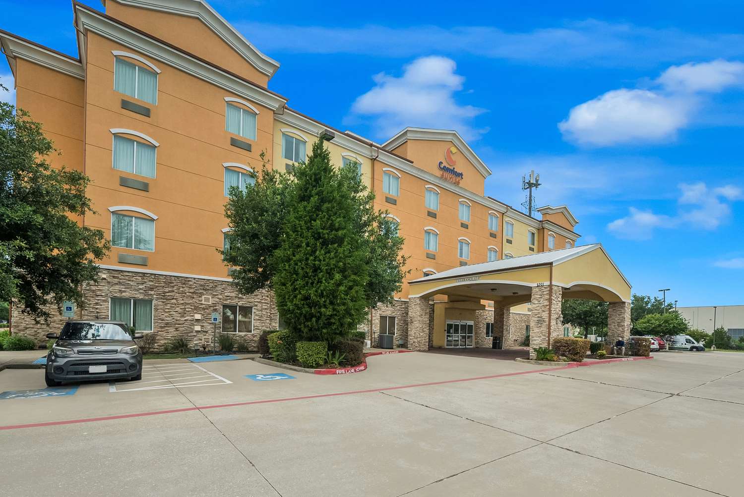 Фото Comfort Suites Plano - Dallas North