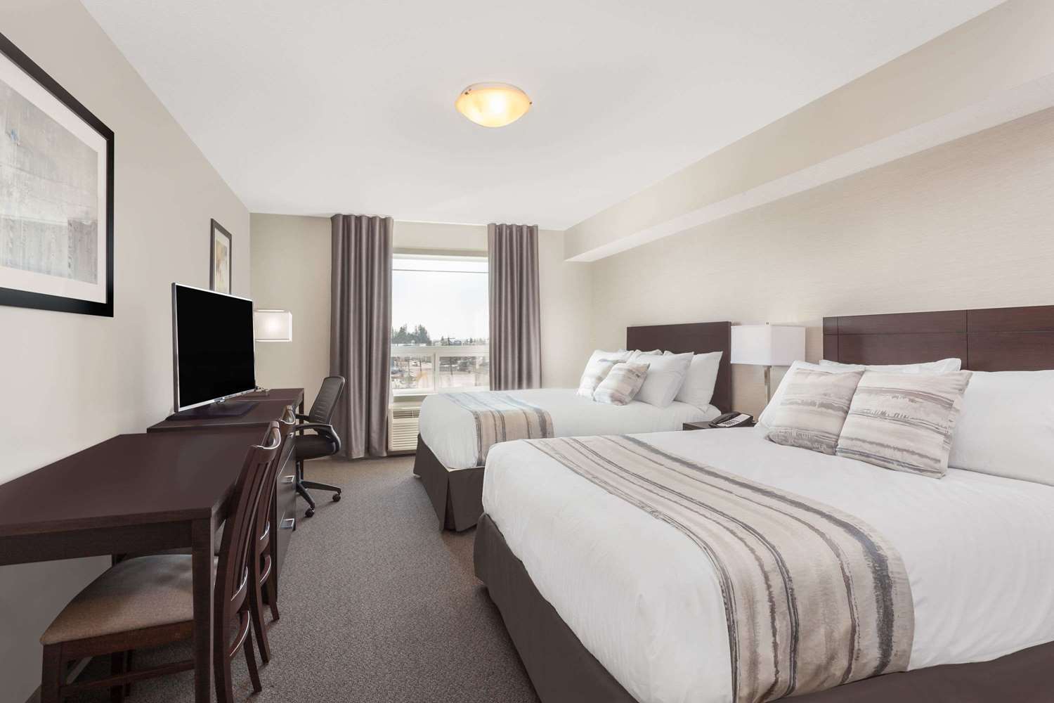 Фото Ramada by Wyndham Grassland