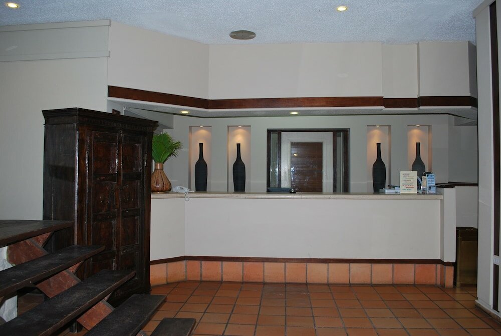 Фото Talk of the Town Hotel and Beach Club