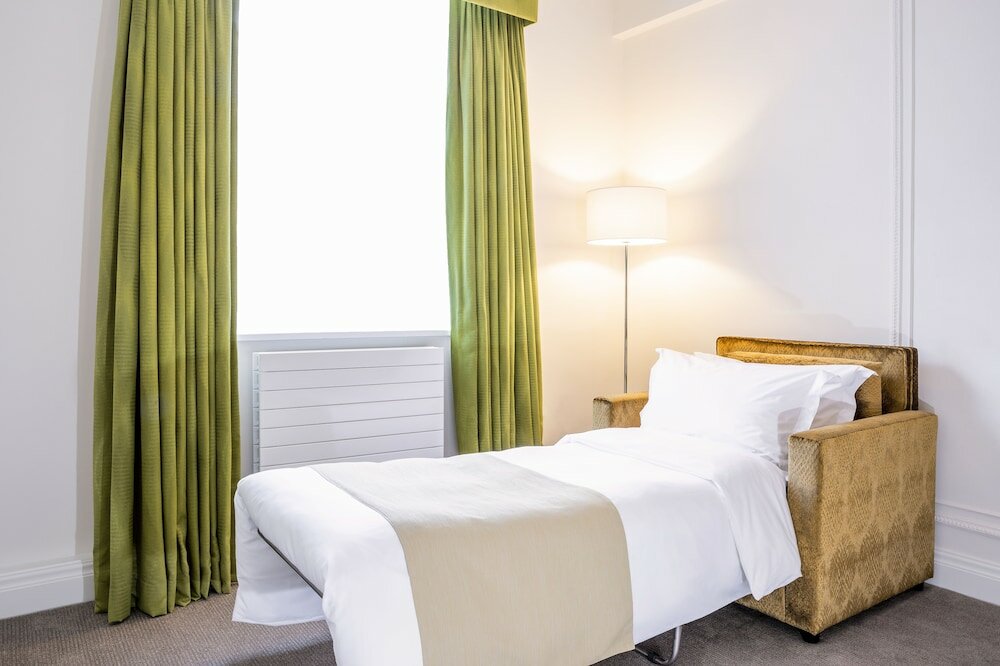 Фото Astor Court Hotel