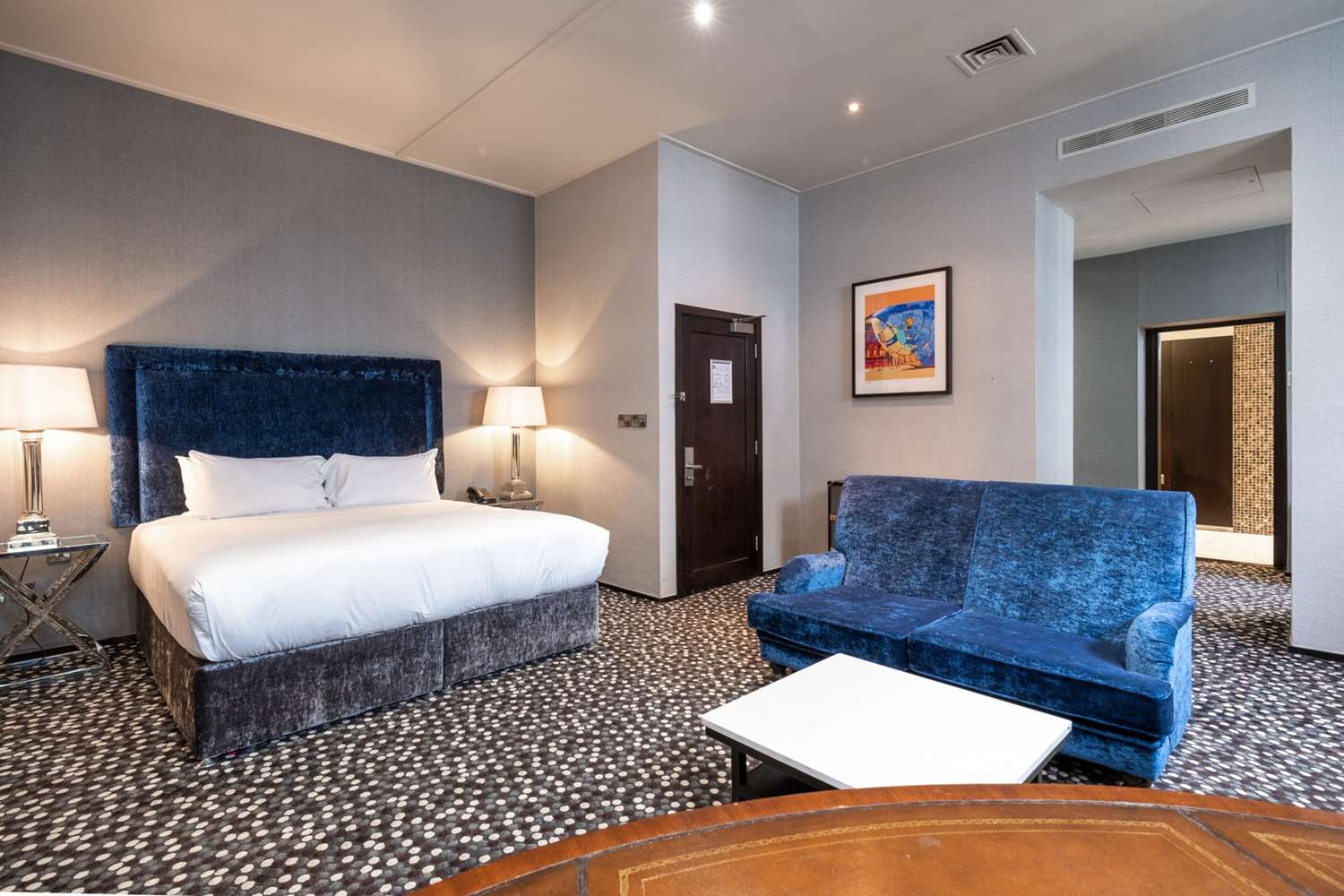 Фото Ten Square Hotel