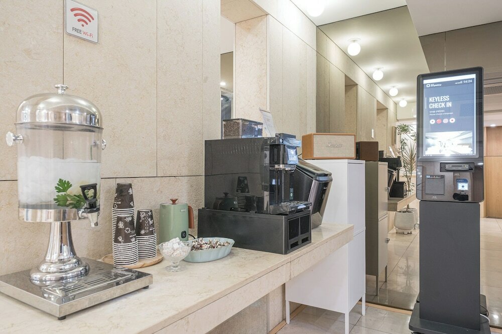 Фото Simple Stay Hotel